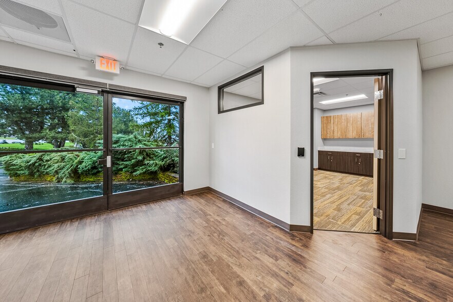 More Photos Of 2166 NW Vine St, Grants Pass Medical For Sale