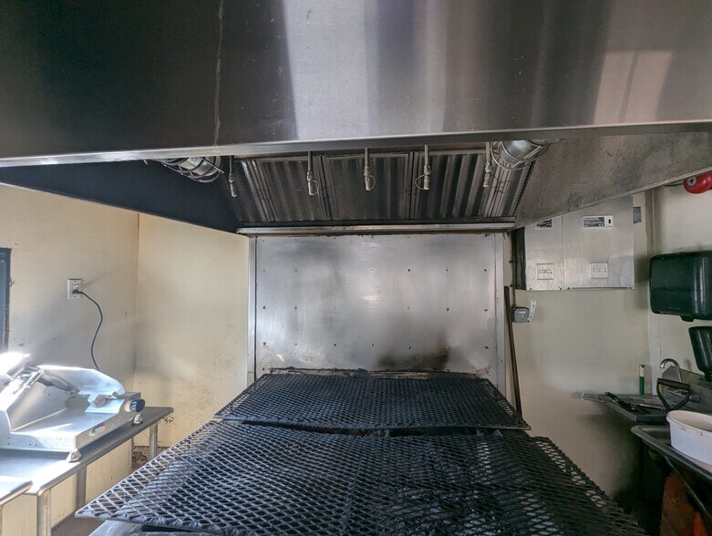 More Photos Of 11818 Philadelphia Rd, White Marsh Bar For Sale