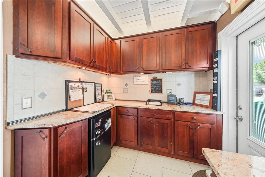 More Photos Of 342 N Orlando Ave, Cocoa Beach Light Manufacturing For Sale