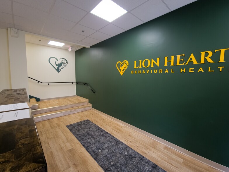 More Photos Of 770 Broadway, Raynham Storefront Retail Office For Lease