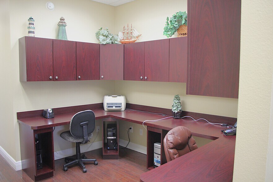 More Photos Of 6143 S Orange Blossom Trl, Orlando Loft Creative Space For Sale