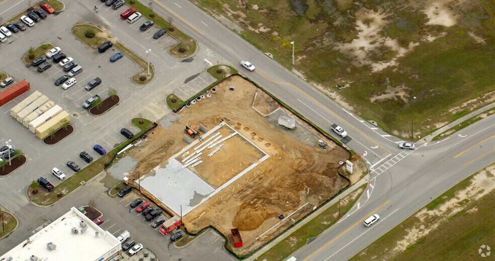 More Photos Of 220 Tanger Outlets Blvd, Pooler Storefront For Lease