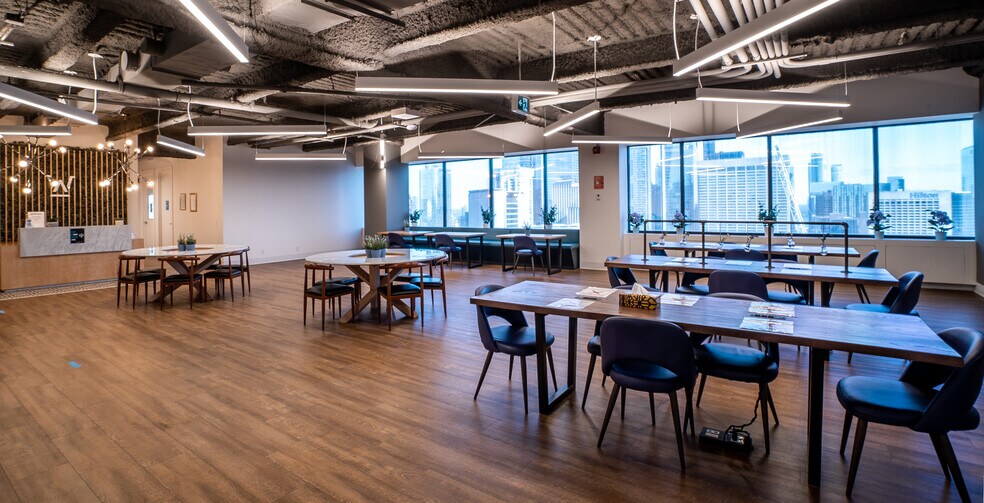 More Photos Of 180 Dundas St W, Toronto Office For Lease