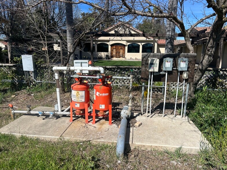 More Photos Of 8482 W Linne Rd, Tracy Winery Vineyard For Lease