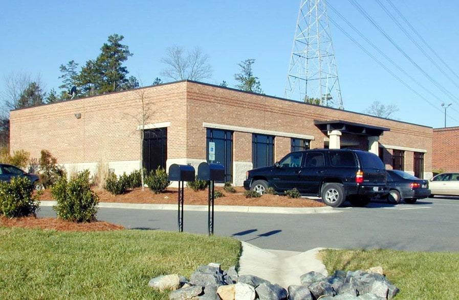 More Photos Of 8531 Crown Crescent Ct, Charlotte Office For Lease