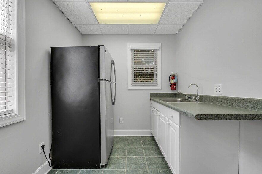 More Photos Of 107 W 5th, Tallahassee Office For Lease