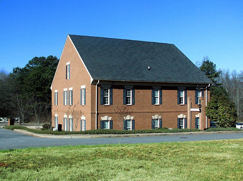 More Photos Of 103 Springfield Center Dr, Woodstock Office For Lease