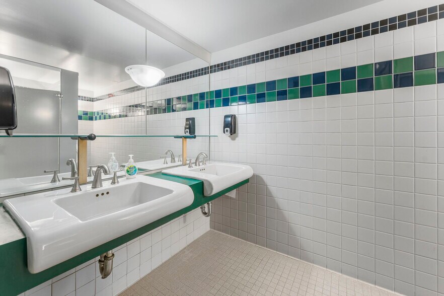 More Photos Of 1 W Market St, Corning Office For Lease