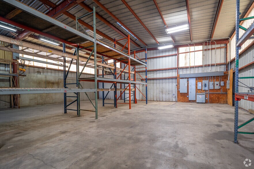 More Photos Of 1305 W Jackson Ave, Pasadena Manufacturing For Sale