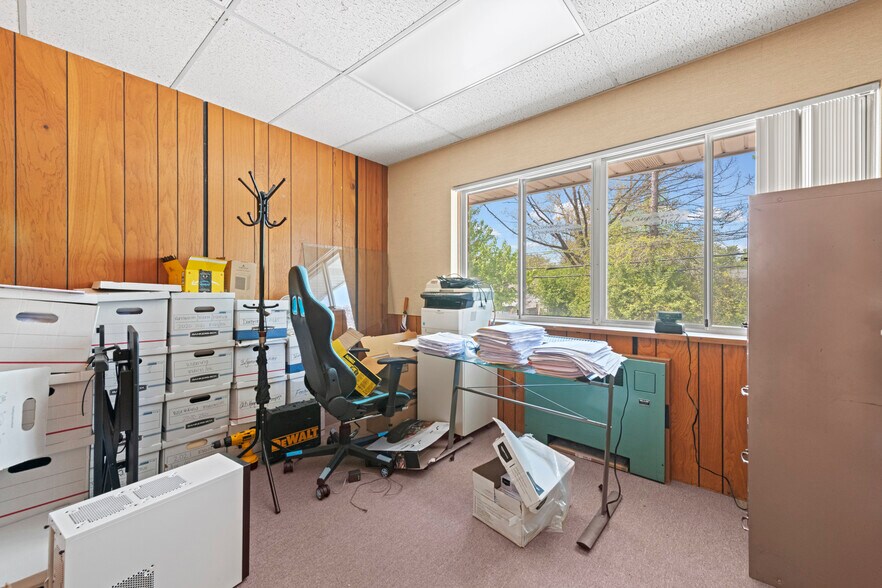 More Photos Of 28475 Greenfield Rd, Southfield Office For Sale