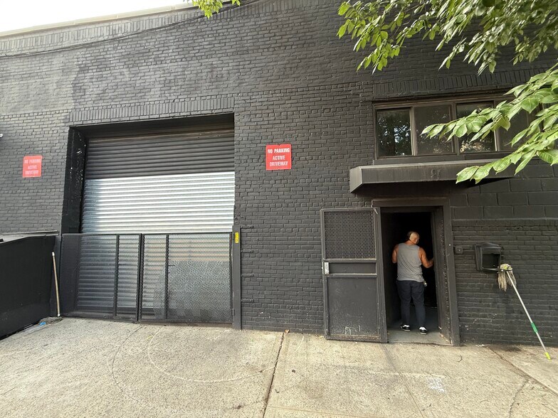 Primary Photo Of 93 Forrest St, Brooklyn Manufacturing For Lease