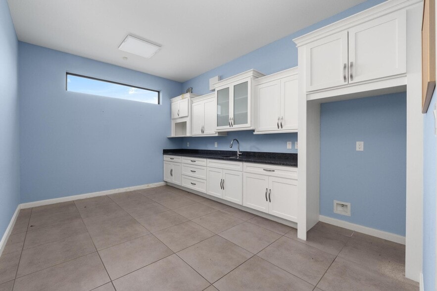 More Photos Of 2489 W Business Highway 77, San Benito Office For Lease