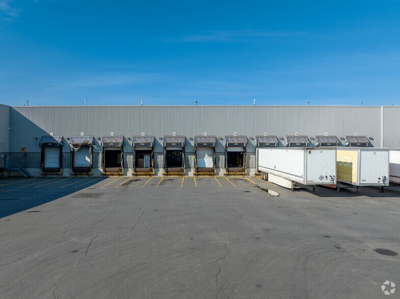 More Photos Of 8500-8760 Pl Marien, Montréal-Est Distribution For Lease