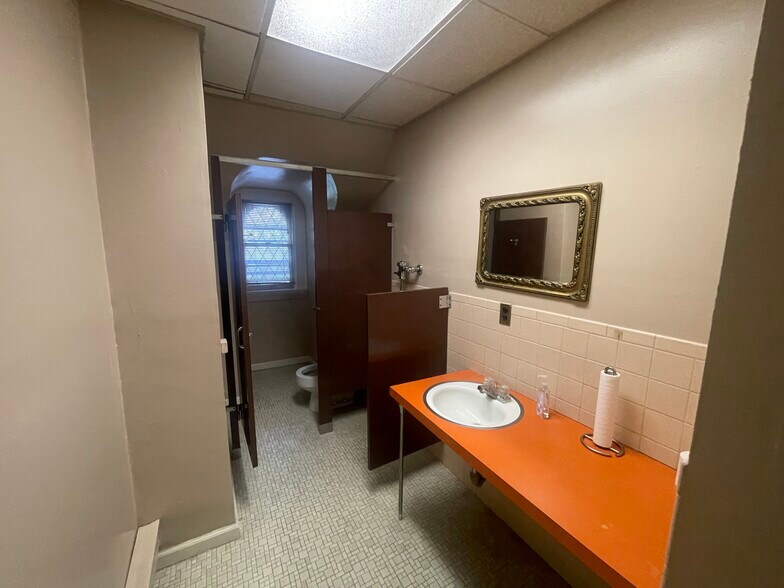 More Photos Of 57 Washington St, East Orange Office For Sale