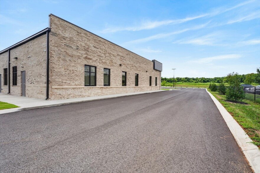 More Photos Of 625 Hornbuckle Rd, Clarksville Healthcare For Lease