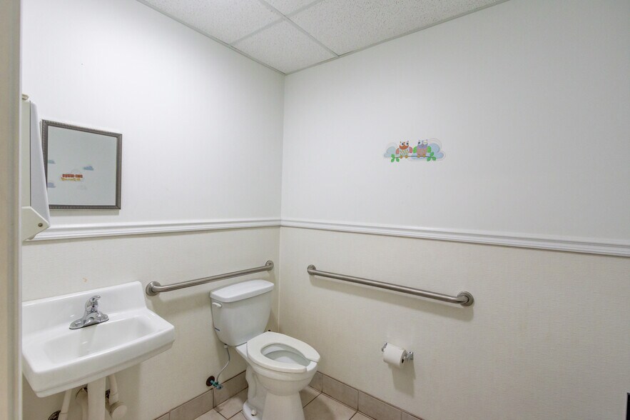 More Photos Of 495 Harbins Rd, Dacula Daycare Center For Sale