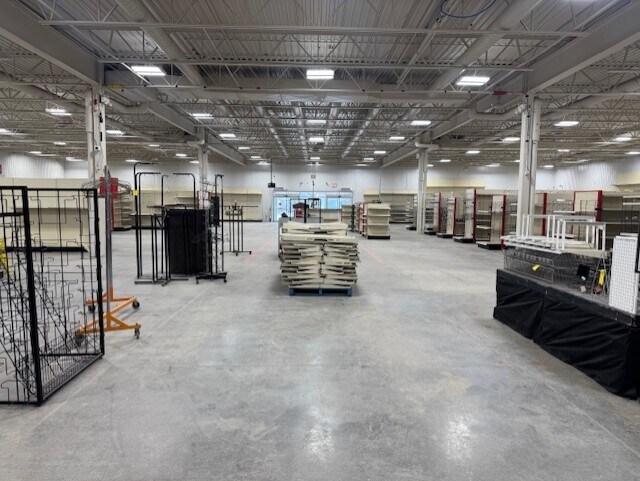 More Photos Of 2954 Ontario St, Perth East Freestanding For Lease