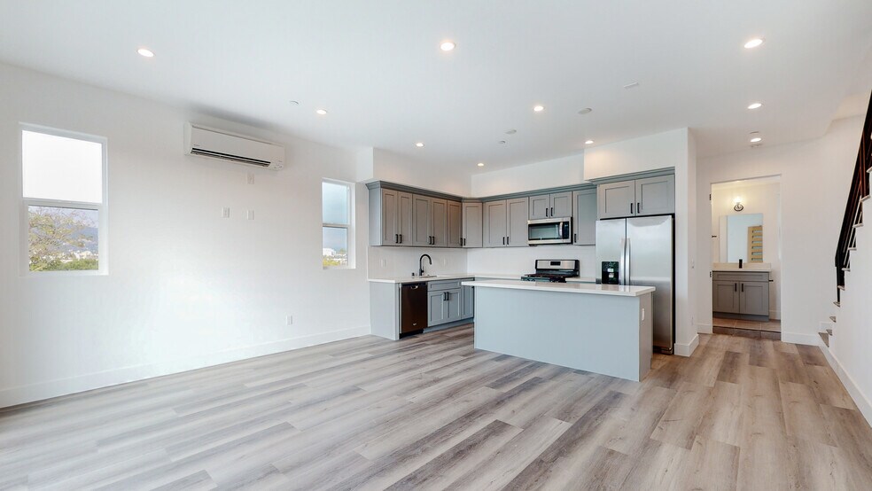 More Photos Of 525 N Normandie Ave, Los Angeles Apartments For Sale