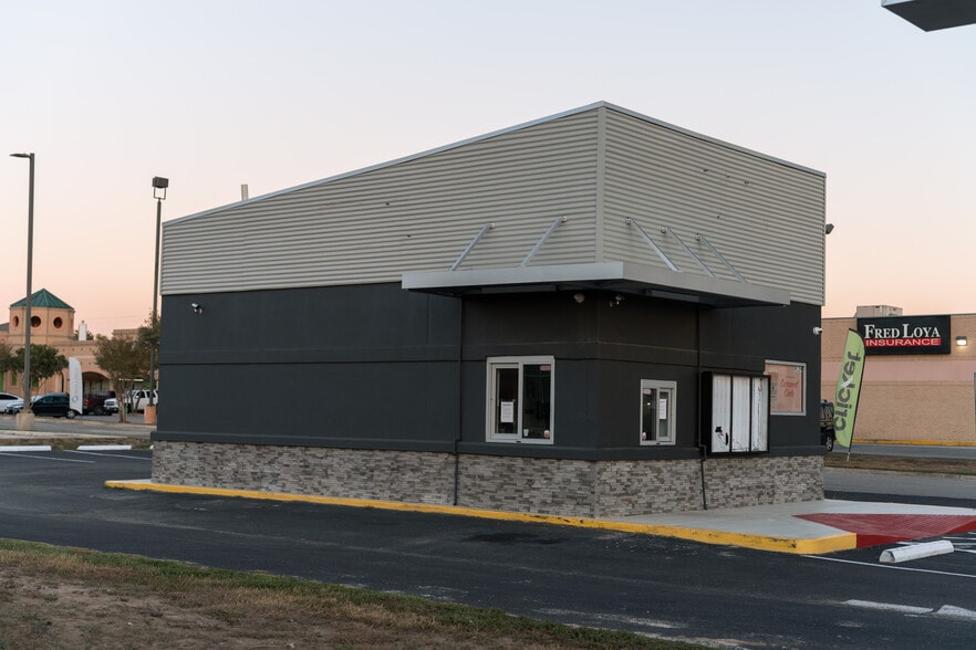 More Photos Of 9139 Grissom Rd, San Antonio General Retail For Lease