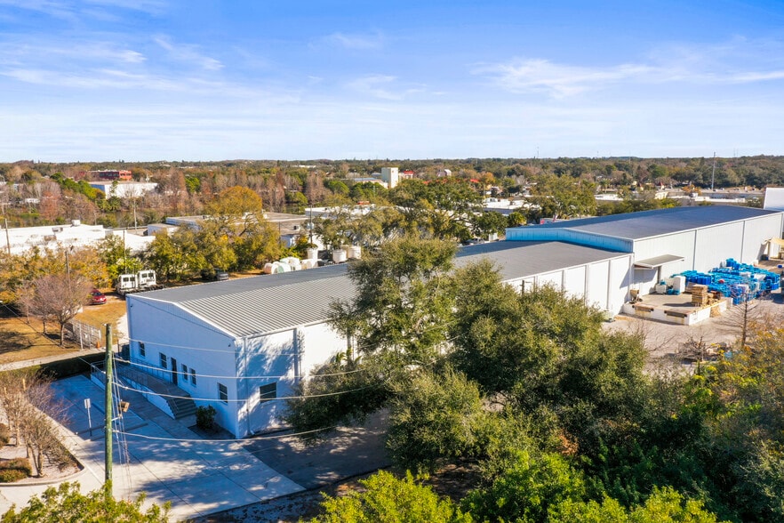 More Photos Of 1555 Sunshine Dr, Clearwater Warehouse For Sale