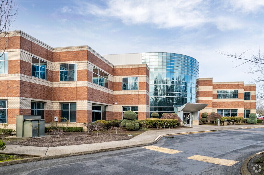 More Photos Of 8338 NE Alderwood Rd, Portland Loft Creative Space For Lease