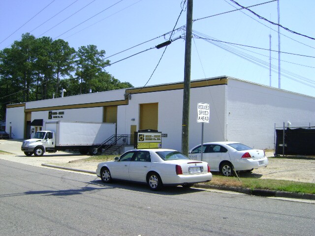 Primary Photo Of 826 Shannon Dr, Fayetteville Warehouse For Sale