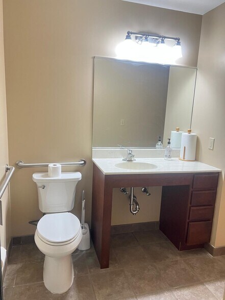 More Photos Of 7182 Liberty Centre Dr, West Chester Medical For Lease