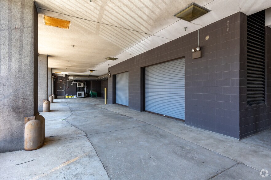 More Photos Of 110 E Warren Ave, Detroit Medical For Lease