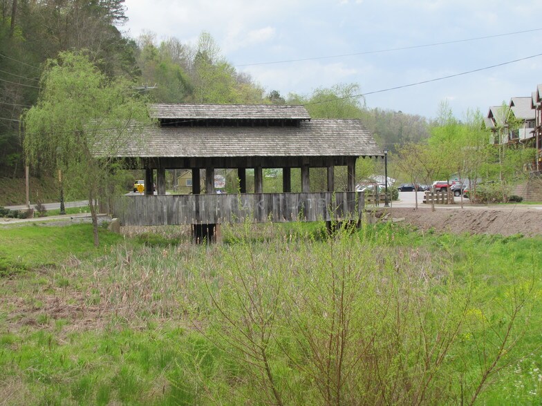 More Photos Of 849 Glades Rd, Gatlinburg Specialty For Sale