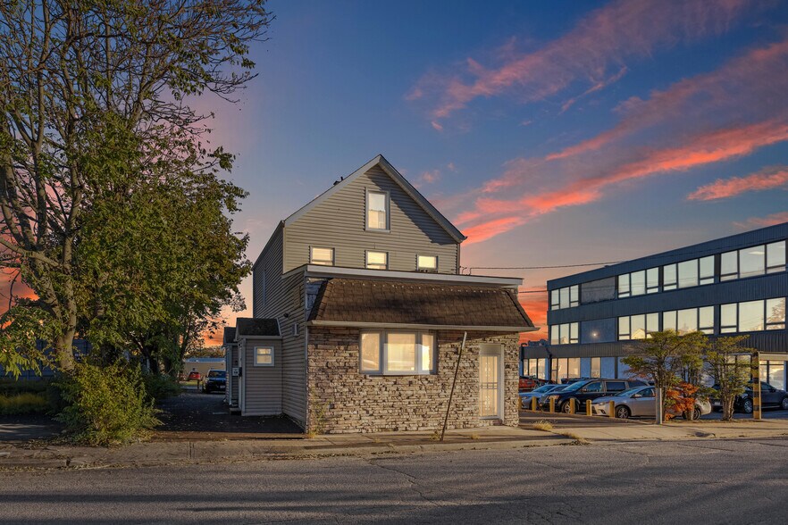 Primary Photo Of 15 E Carl St, Hicksville Office For Sale