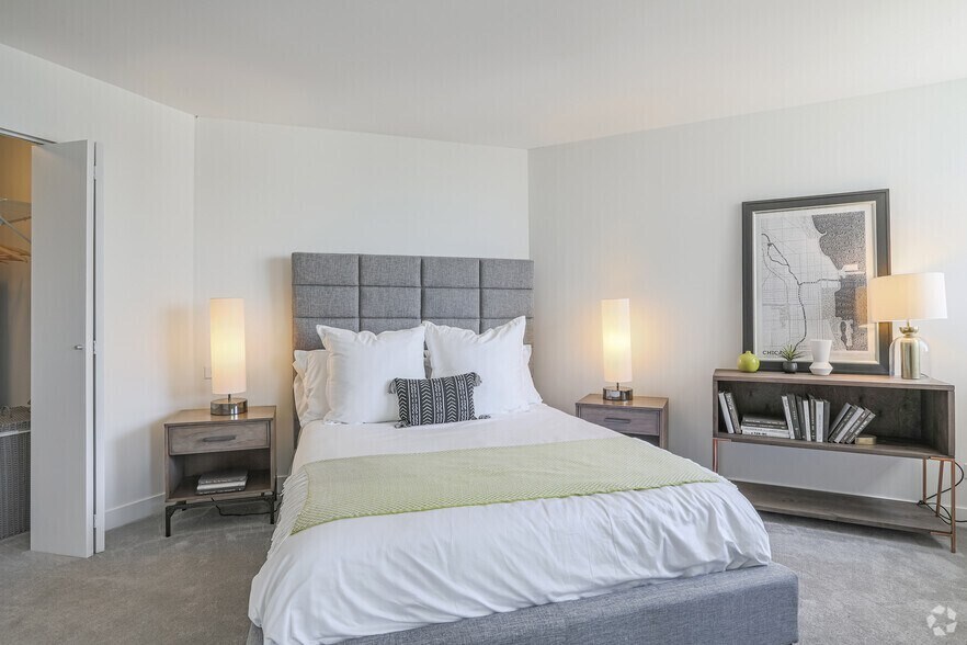 More Photos Of 2623-2627 N Clark St, Chicago Apartments For Sale