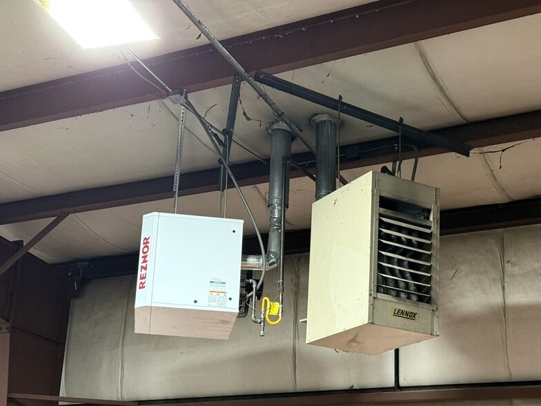 More Photos Of 3344 Washburn Way, Klamath Falls Warehouse For Lease