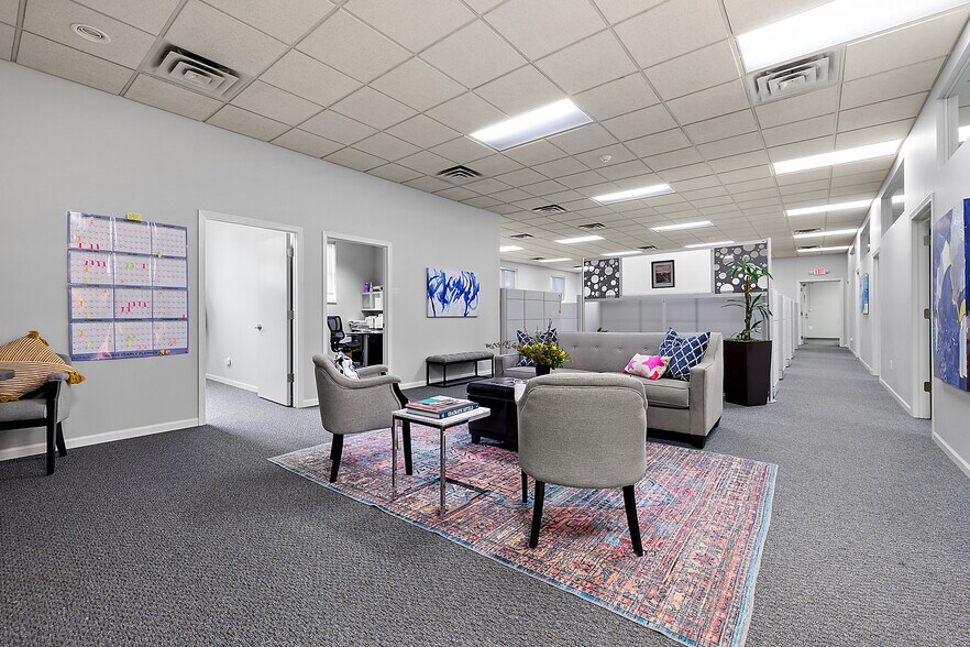 More Photos Of 20789 Harper Ave, Harper Woods Office For Sale