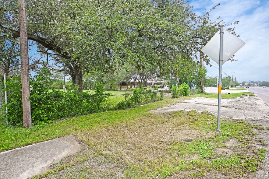 More Photos Of 1426 S State Highway 46, New Braunfels Land For Sale