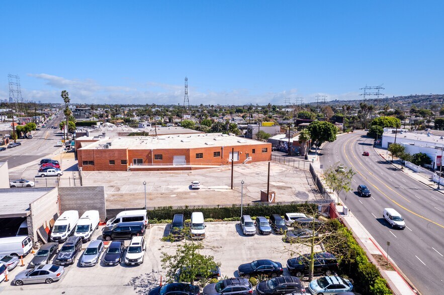 More Photos Of 5880 Adams Blvd, Culver City Industrial For Lease