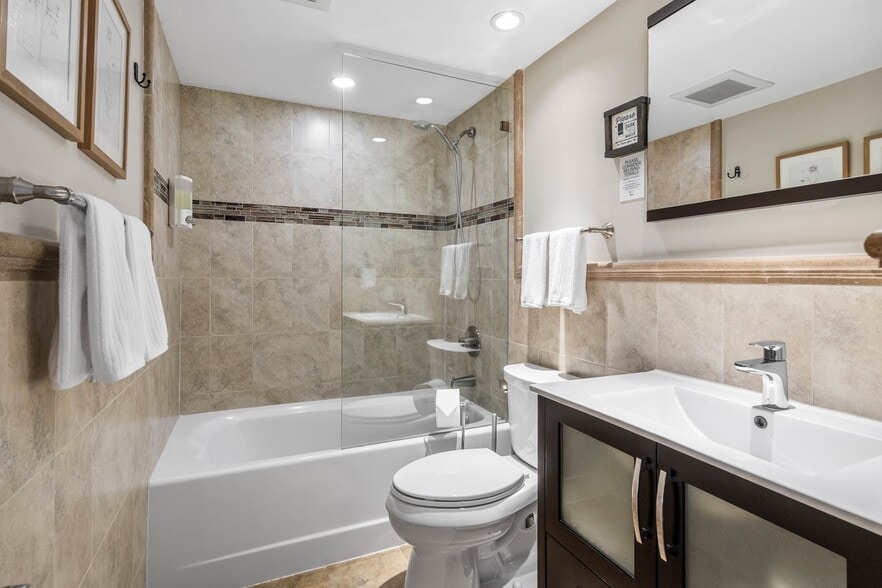 More Photos Of 615-617 NE 9th Ave, Fort Lauderdale Apartments For Sale