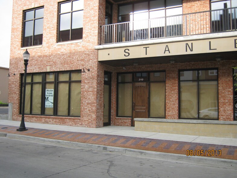 More Photos Of 308-312 SE Douglas St, Lee's Summit Freestanding For Sale