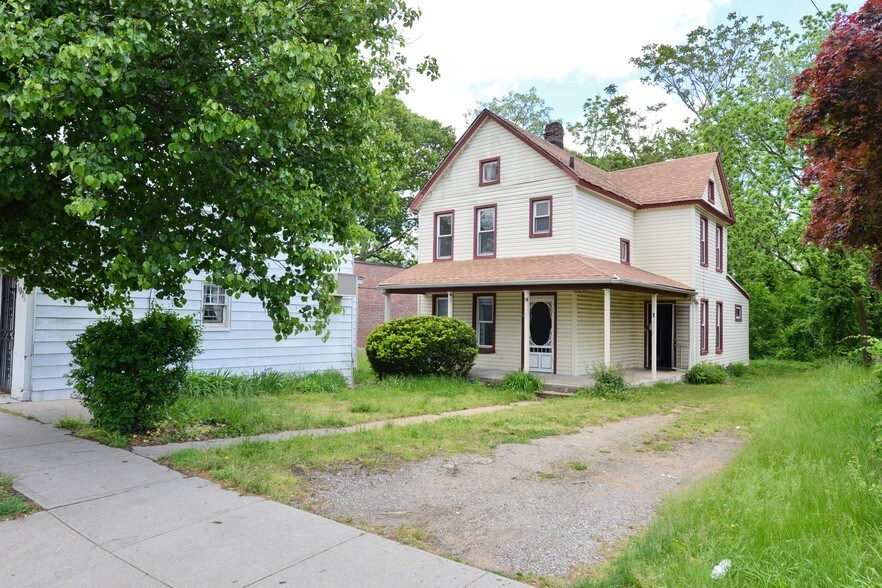 More Photos Of 1025 Woodfield Rd, West Hempstead Land For Sale