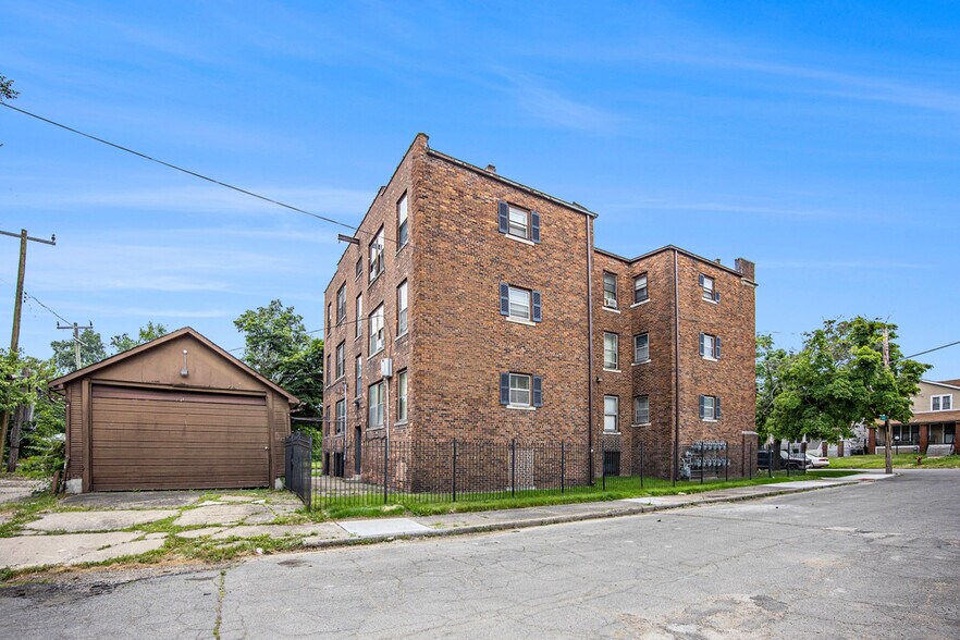 More Photos Of 16940 Log Cabin St, Detroit Apartments For Sale