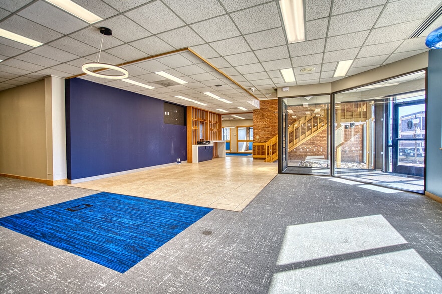 More Photos Of 833 Main St, Louisville Bank For Sale