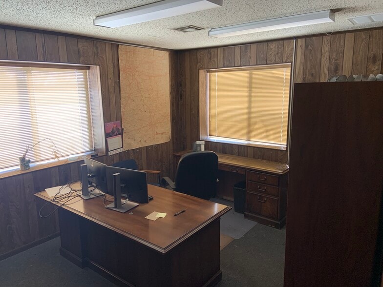 More Photos Of 1720 N Harvey Mitchell Pky, Bryan Industrial For Lease