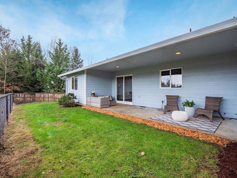 More Photos Of 402 E Washington St, Carlton Multifamily For Sale