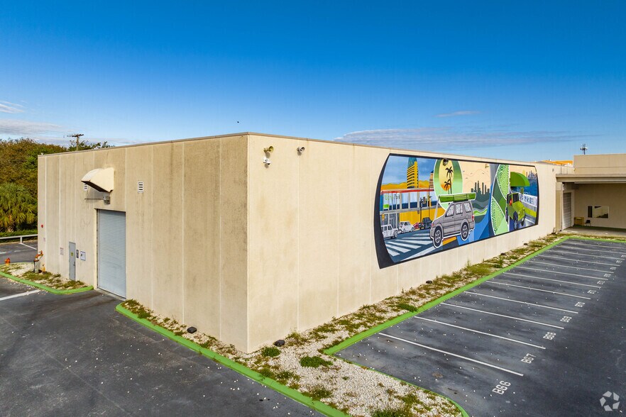 More Photos Of 4636 N Dale Mabry Hwy, Tampa Auto Dealership For Lease