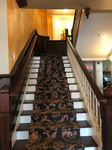 More Photos Of 2651 W Jefferson, Trenton Restaurant For Lease