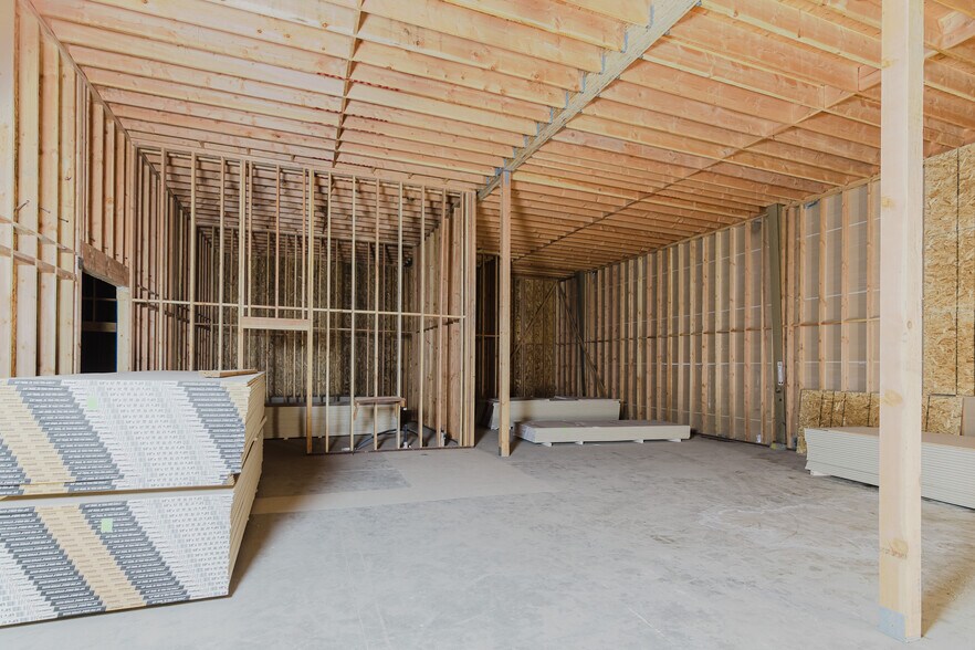 More Photos Of 151-161 Airport Rd, King City Warehouse For Lease