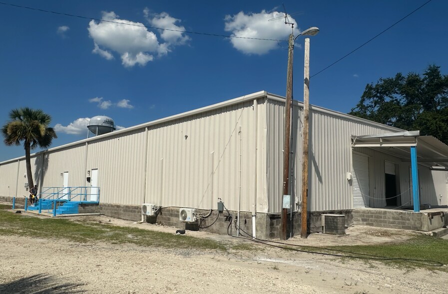 More Photos Of 1141 US Highway 41 NW, Jasper Distribution For Lease