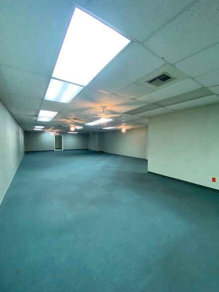 More Photos Of 5550 Eastex Fwy, Beaumont Unknown For Lease