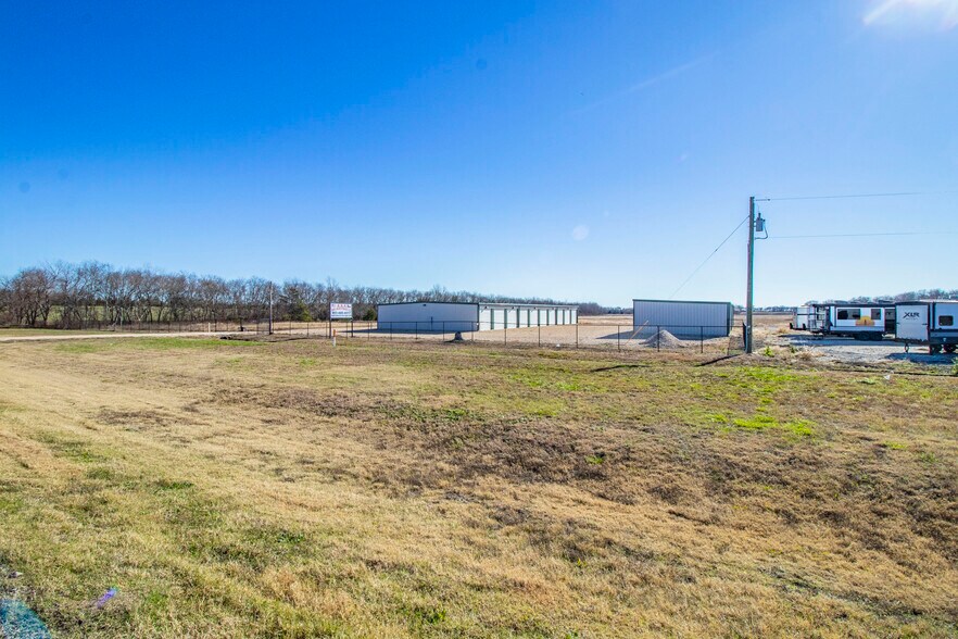 More Photos Of 17838 US-82 Hwy, Honey Grove Specialty For Sale