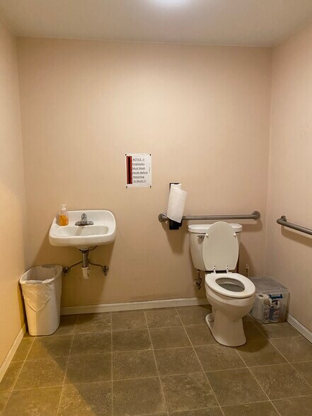 More Photos Of 310 2nd St, Boscobel Warehouse For Lease