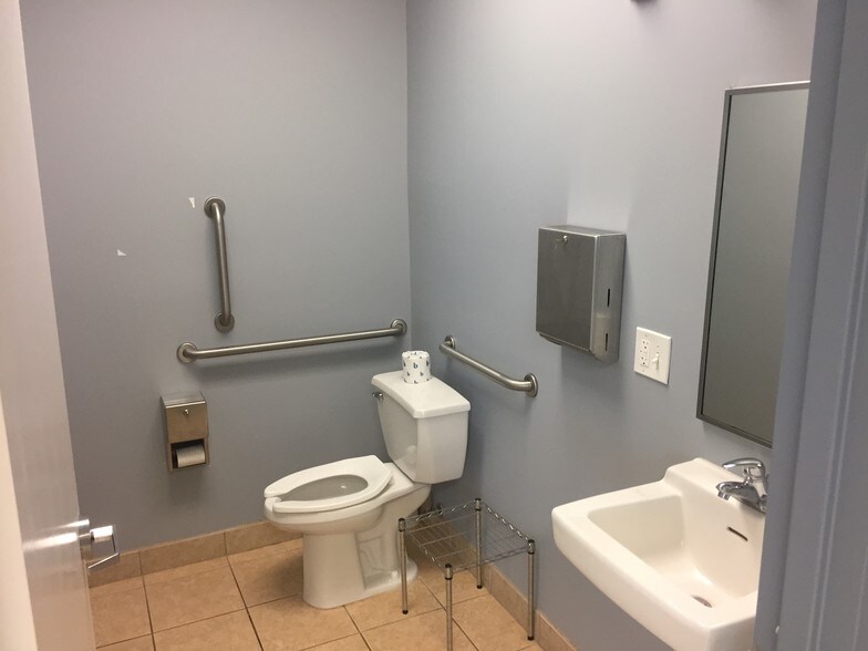 More Photos Of 160 Lanza Ave, Garfield Medical For Sale